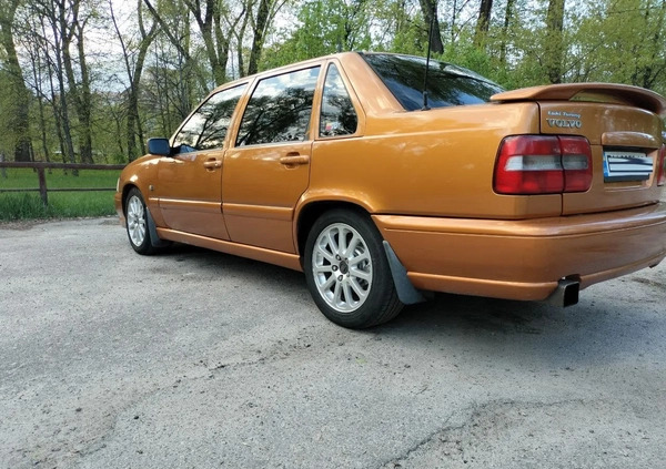 Volvo S70 cena 13300 przebieg: 325000, rok produkcji 1998 z Poznań małe 137